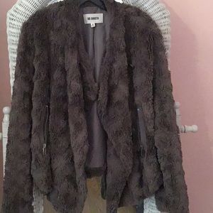 BB DAKOTA FAUX FUR / GREY CHOCOLATE COLOR JACKET.